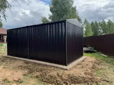 Хозблок для садовой техники и инвентаря в серо-коричневом цвете в дер. Бережки, Солнечногорский г.о, МО