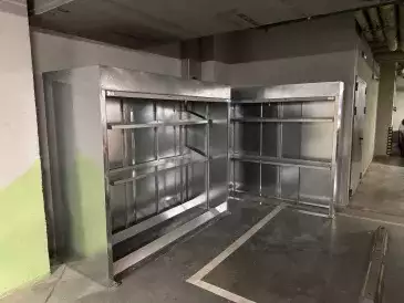 Два роллетных шкафа для колес и прочих вещей в цинковом цвете в г. Москва