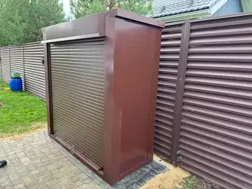 Уличный шкаф для инвентаря в шоколадном цвете в КП Новотишково, Пушкинский г. о, МО
