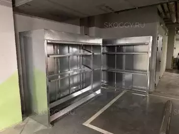 Два роллетных шкафа для колес и прочих вещей в цинковом цвете в г. Москва